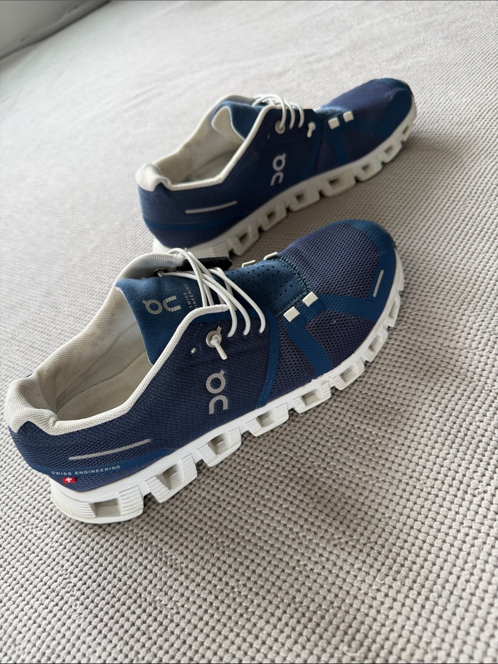 On Running Men's Navy and White Cloud Sneakers